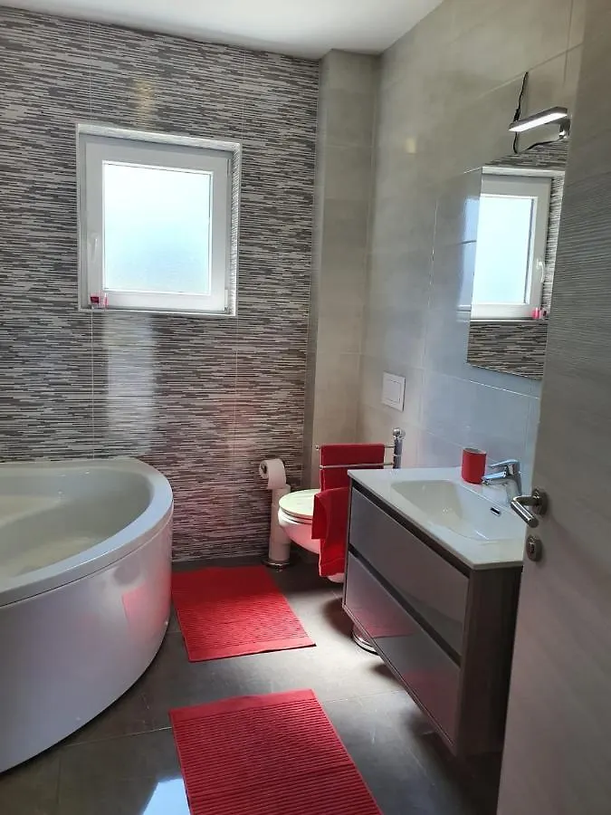 Apartment Creo Loborika Marcana 0*,