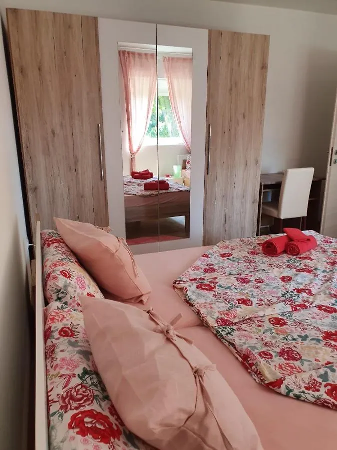 Apartment Creo Loborika Marcana