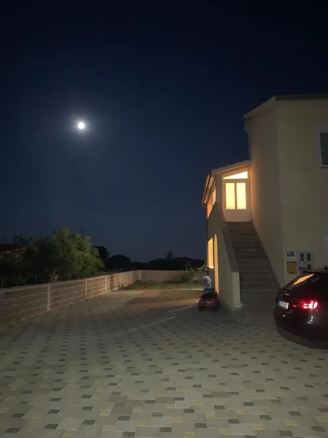 Apartment Creo Loborika Marcana