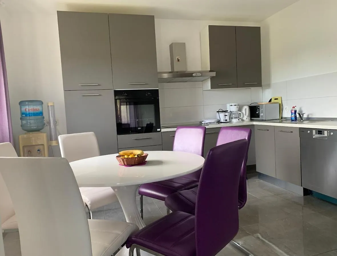 Apartment Creo Loborika Marcana