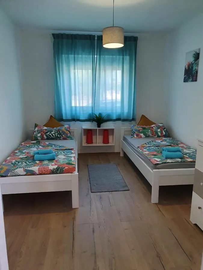 Apartment Creo Loborika Marcana 0*,