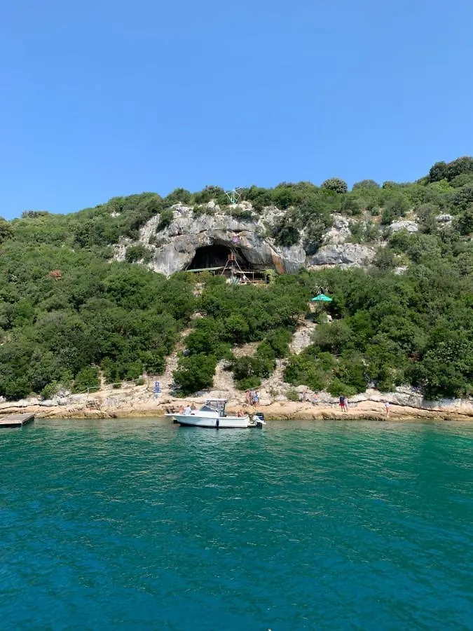 Apartment Creo Loborika Marcana